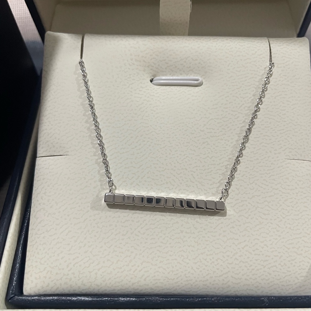 Chopard Silver Geometric Bar Necklace in Polished Silver - Picture 3 of 11